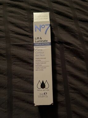 No7 Lift & Luminate Triple Action Eye Cream - White